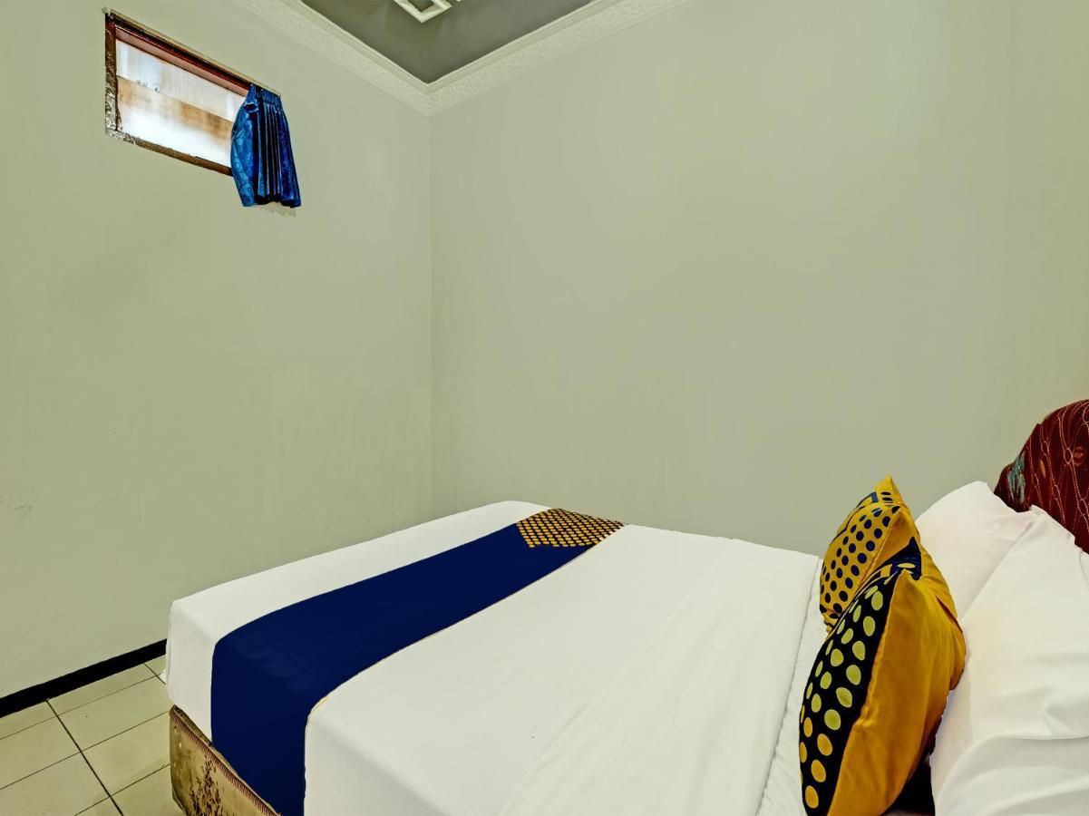 Spot On 91715 Citra Dewi 1 Hotel 2*